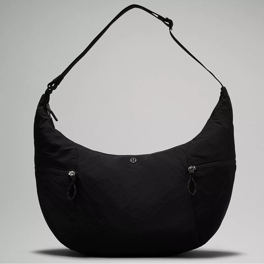 lululemon Large Slouchy Sling Bag (13L) in Black - LIKE NEW!